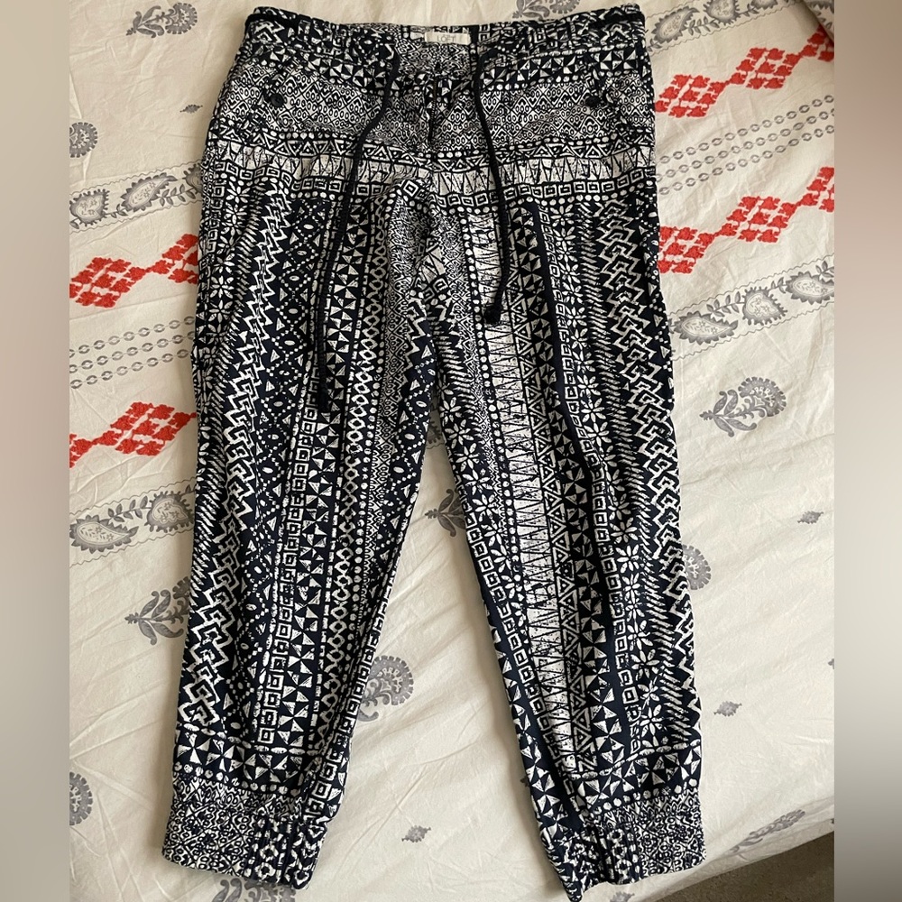Loft size 8 printed jogger pants